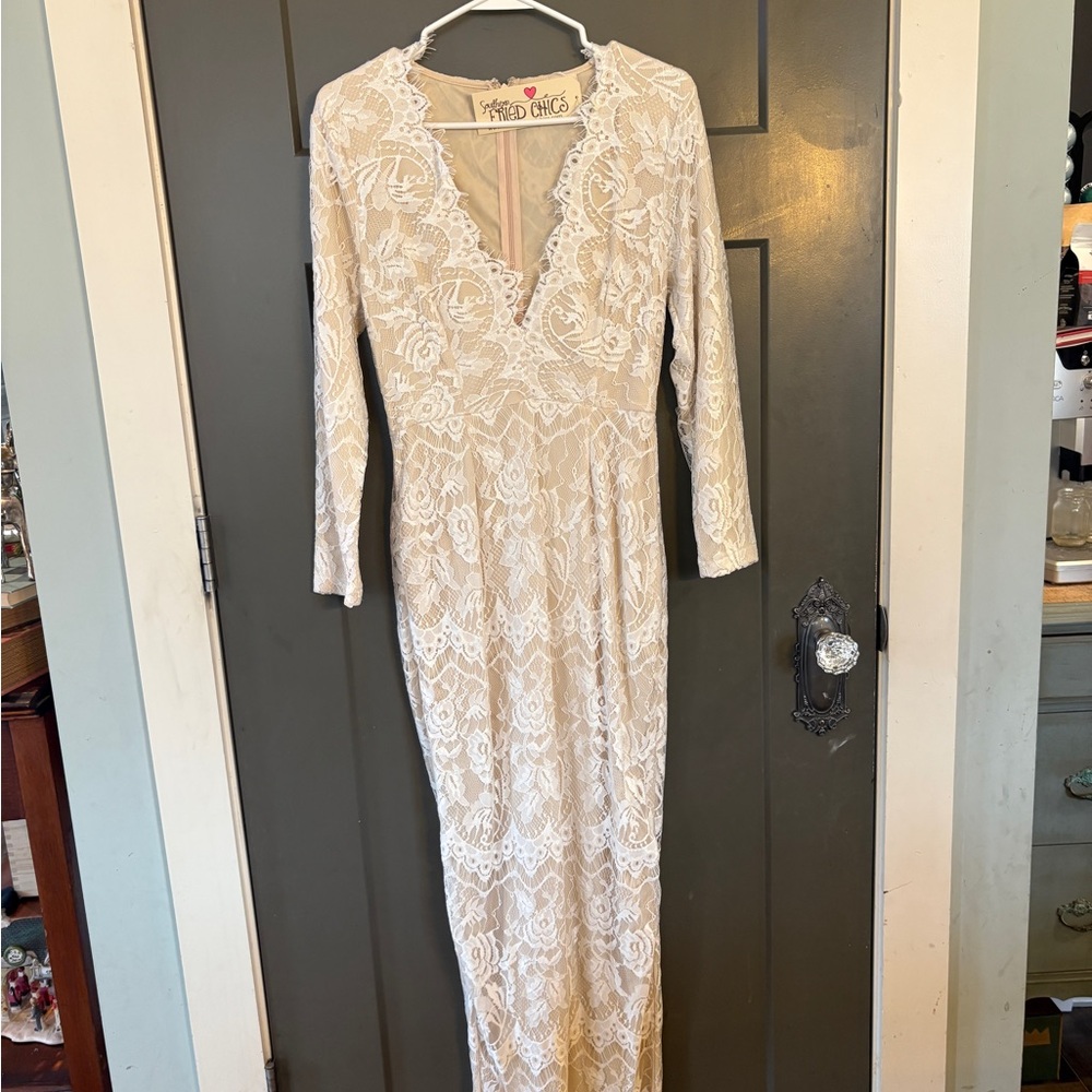 Chic Lace Long Sleeve Dress in Cream
